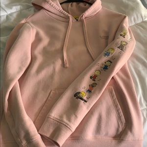 Light pink medium vans and peanuts hoodie